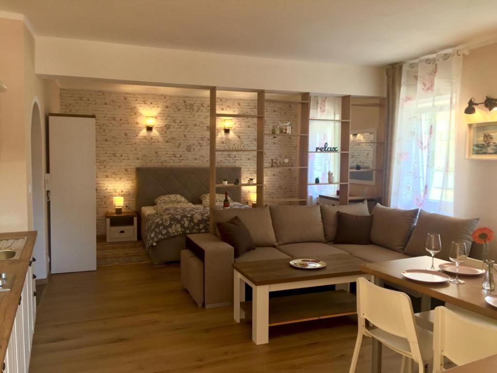 Apartments Friendly Family In The City Center Budweis Exterior foto