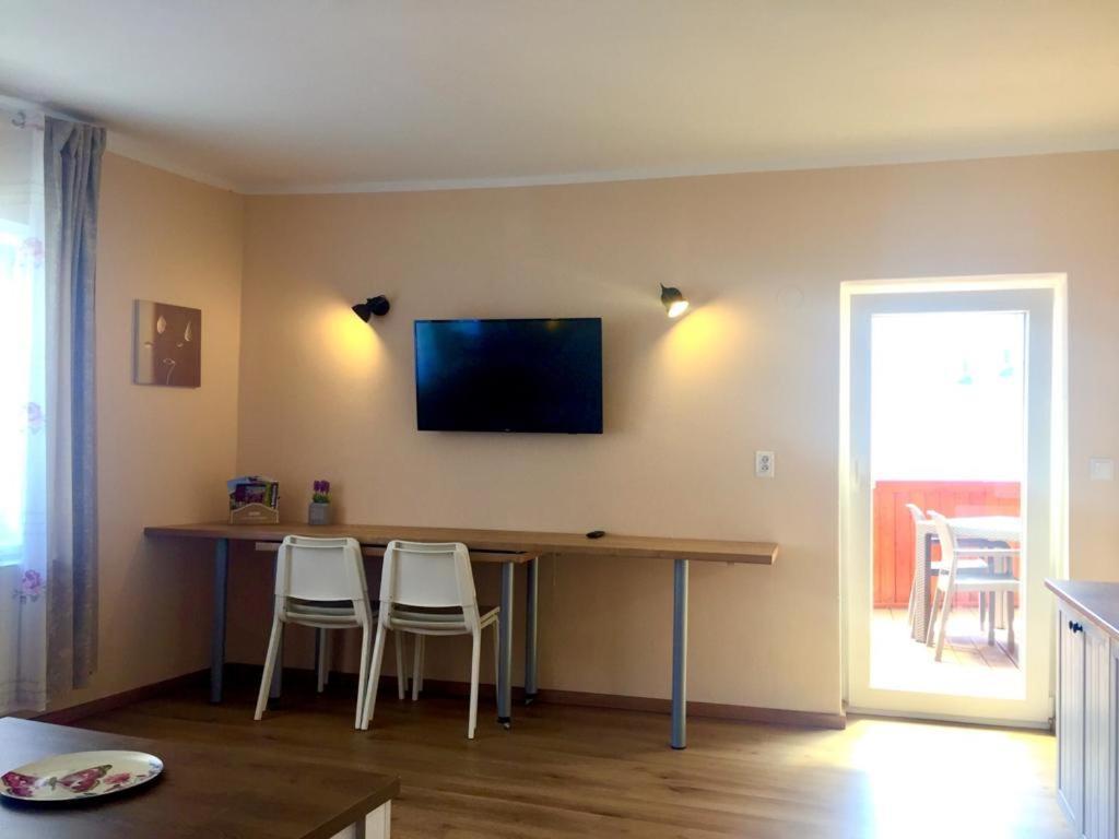 Apartments Friendly Family In The City Center Budweis Exterior foto