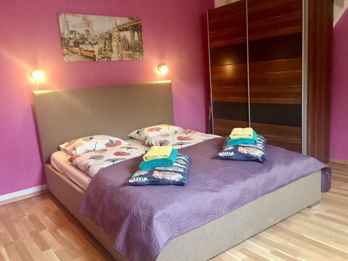 Apartments Friendly Family In The City Center Budweis Exterior foto